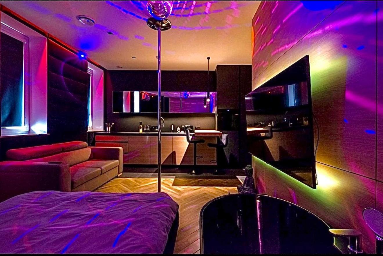 Apartment Lupoapartments Z Klimatyzacja Do Wyboru Z Jacuzzi Pole Dance Parking Dostep Na Kod Lodz (Lodz)