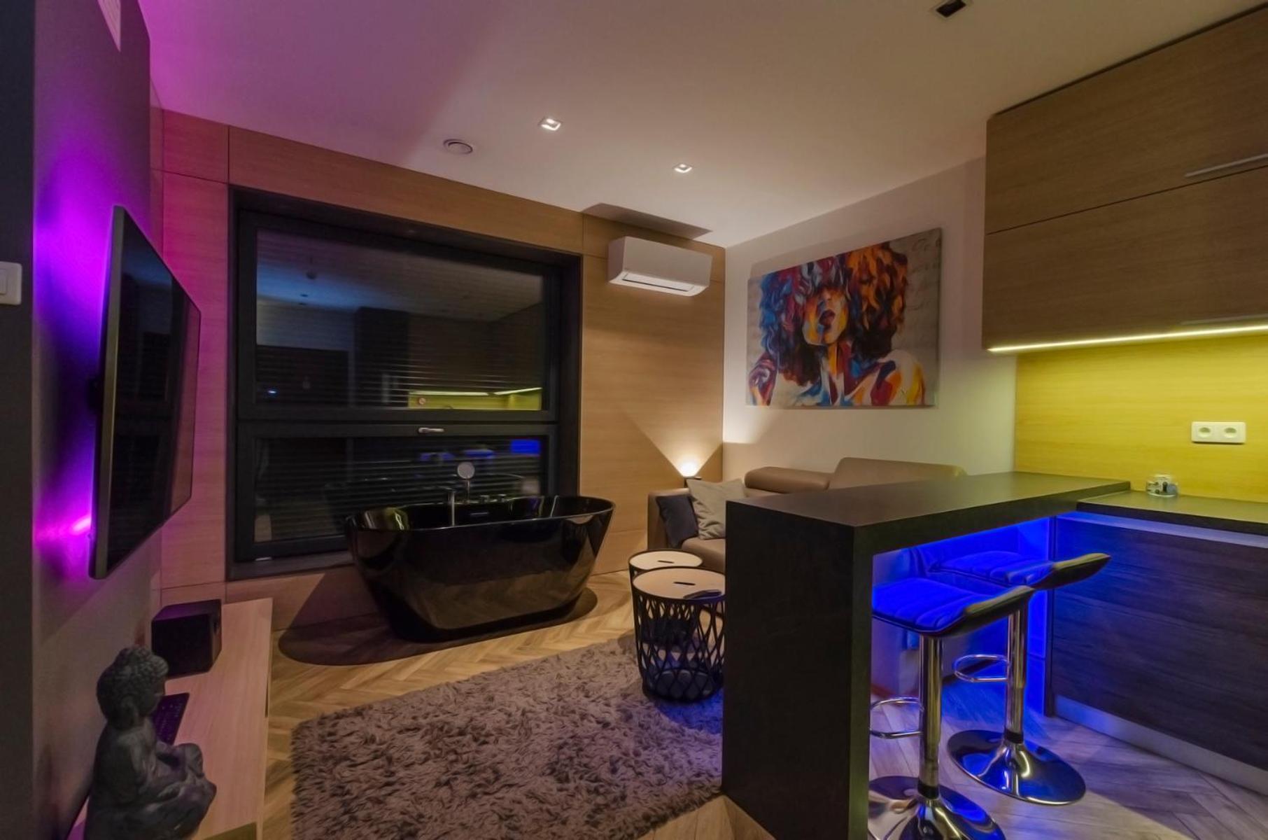 Lupoapartments Z Klimatyzacja Do Wyboru Z Jacuzzi Pole Dance Parking Dostep Na Kod Apartment Lodz (Lodz)