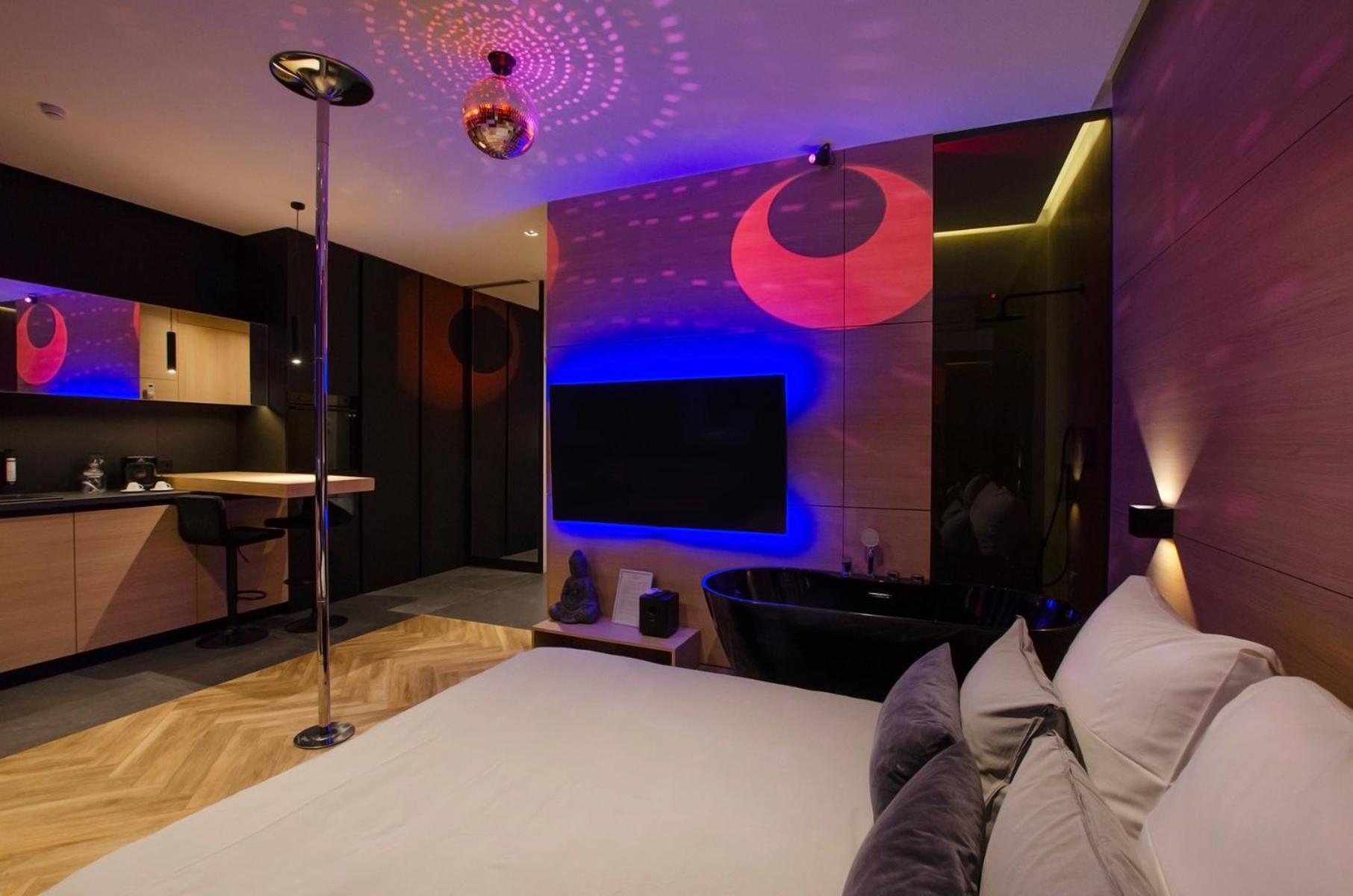 Lupoapartments Z Klimatyzacja Do Wyboru Z Jacuzzi Pole Dance Parking Dostep Na Kod Apartment Lodz (Lodz)