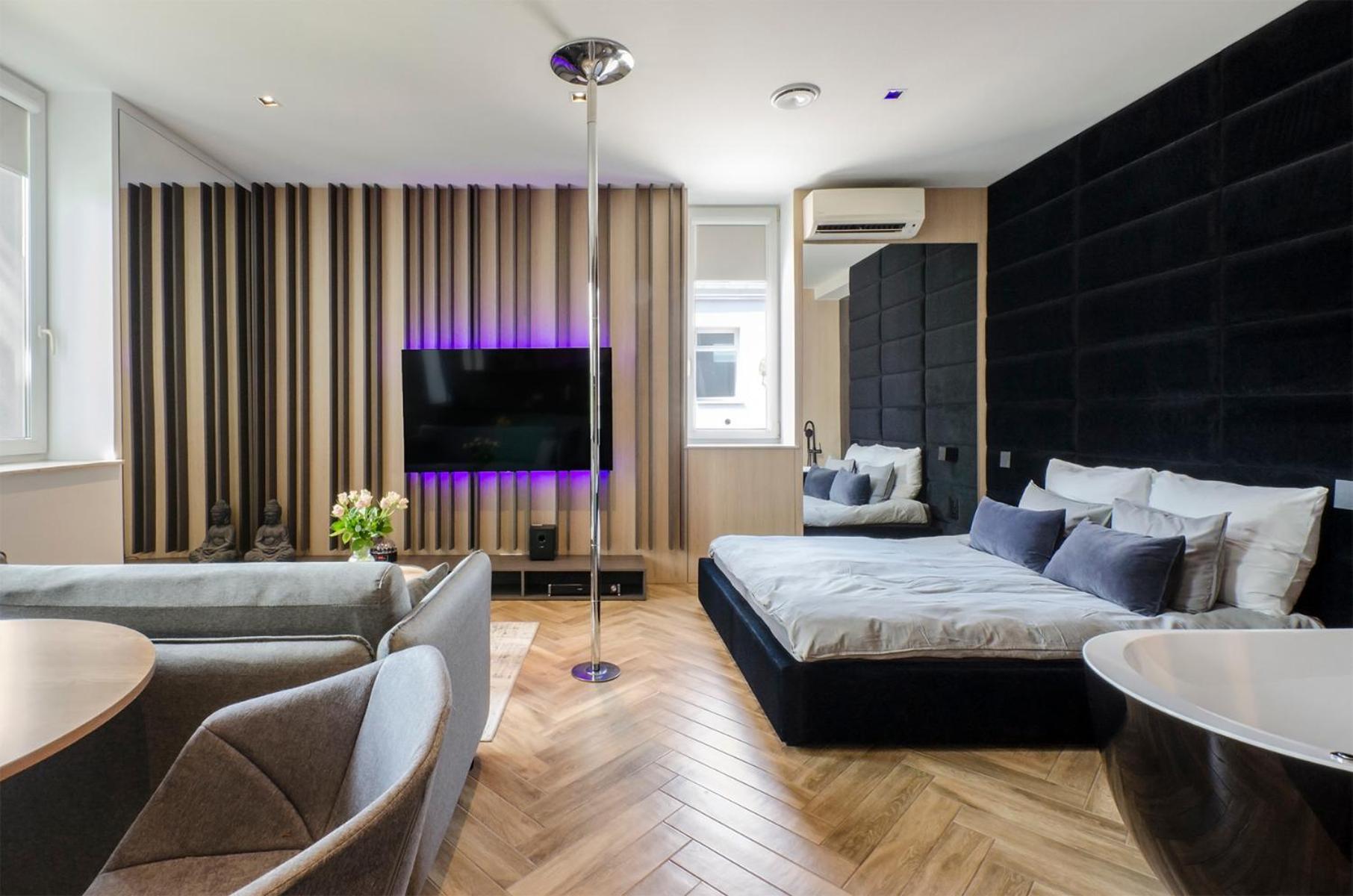 Apartment Lupoapartments Z Klimatyzacja Do Wyboru Z Jacuzzi Pole Dance Parking Dostep Na Kod *
