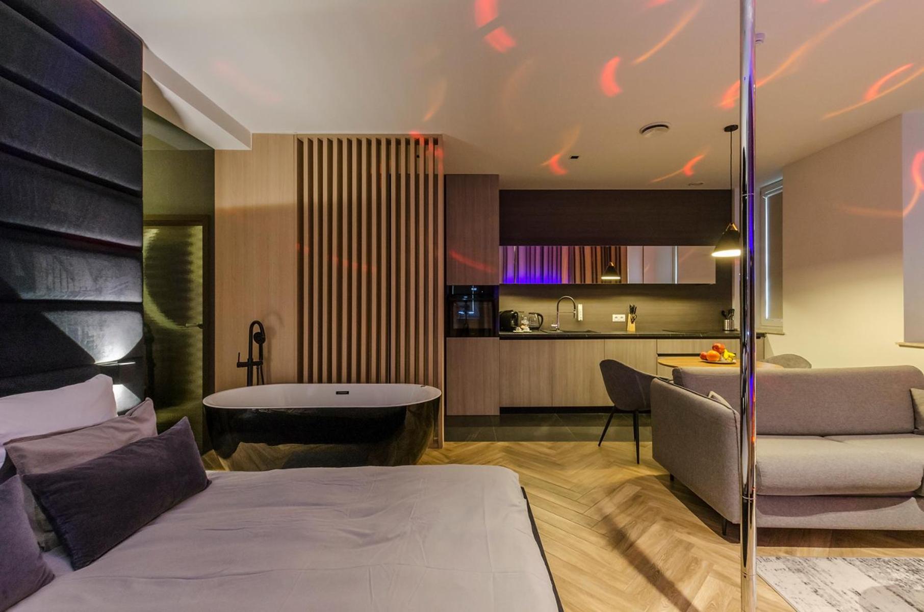 Lupoapartments Z Klimatyzacja Do Wyboru Z Jacuzzi Pole Dance Parking Dostep Na Kod Apartment Lodz (Lodz)