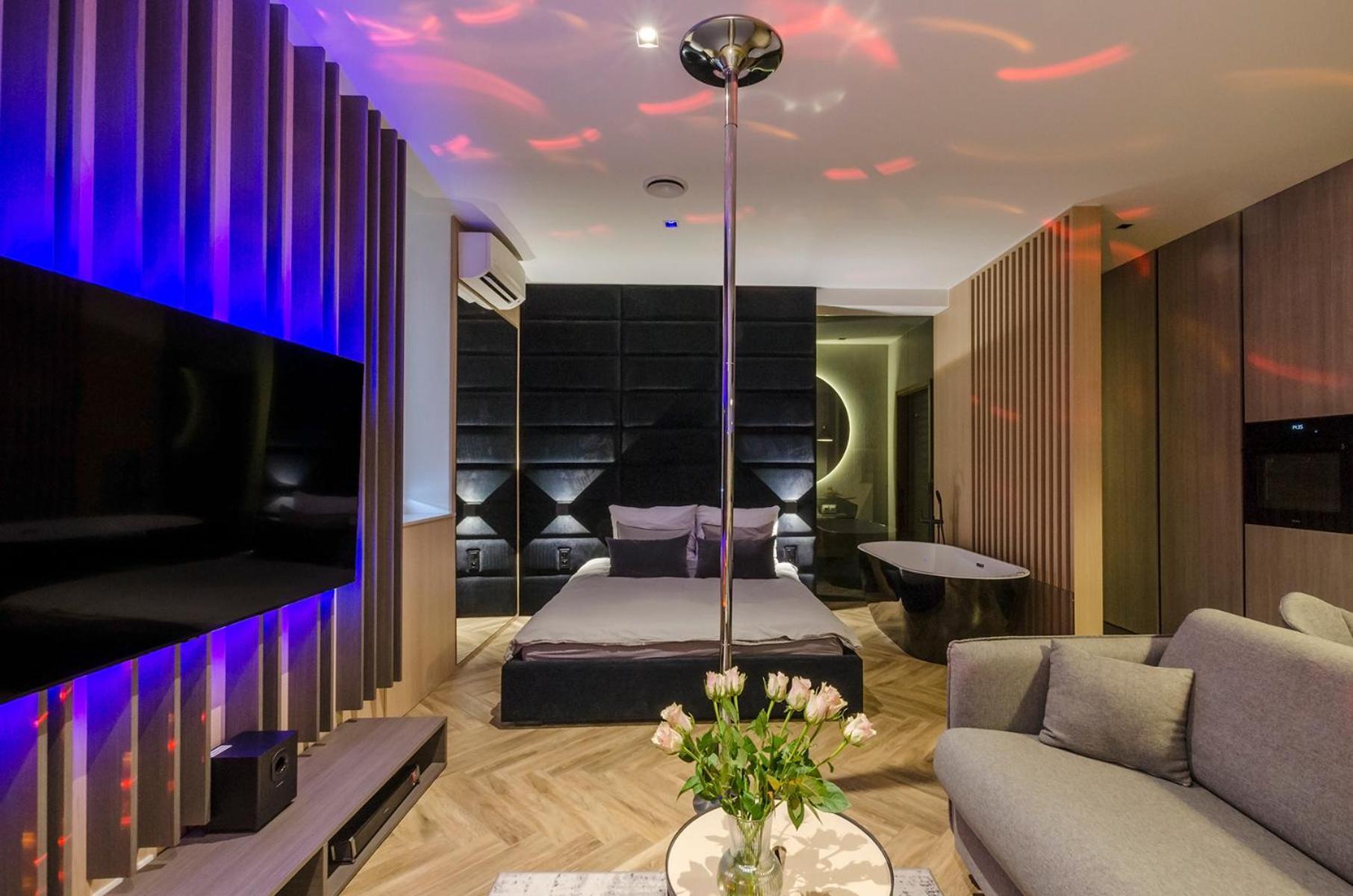 Lupoapartments Z Klimatyzacja Do Wyboru Z Jacuzzi Pole Dance Parking Dostep Na Kod *