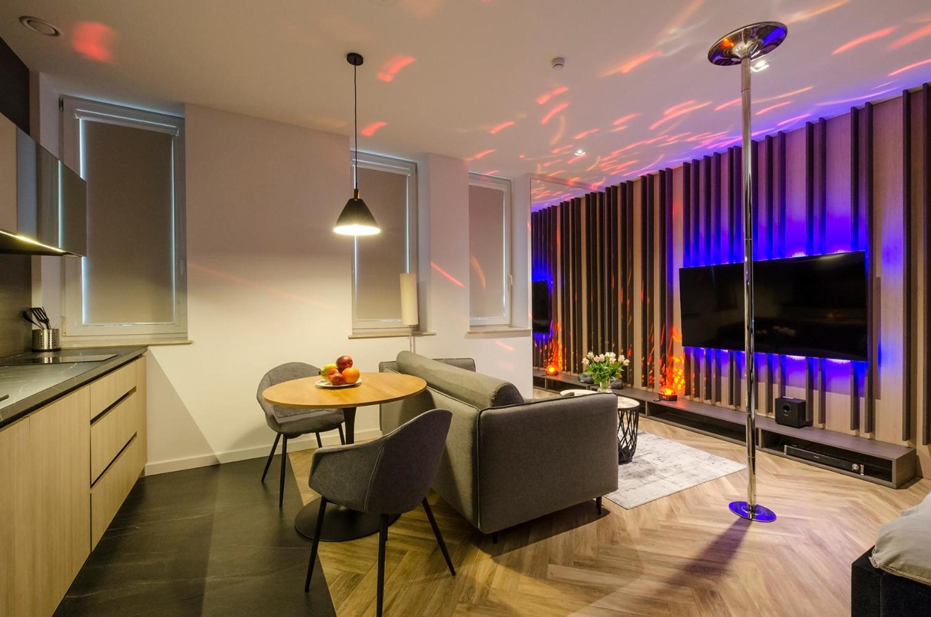 Lupoapartments Z Klimatyzacja Do Wyboru Z Jacuzzi Pole Dance Parking Dostep Na Kod Apartment Lodz (Lodz)